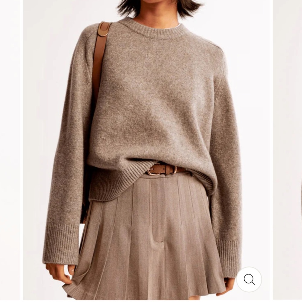MADELINE CREW SWEATER PLEATED MINI SKORT SET